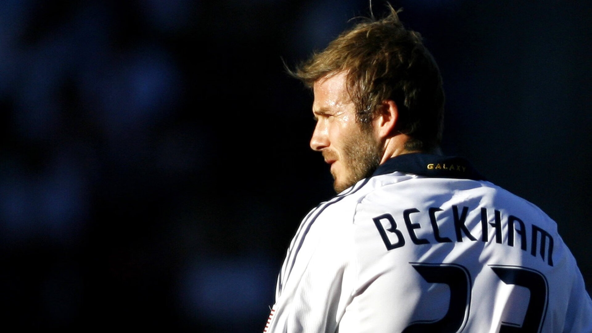 德甲现场火爆：攻守激烈，精彩迭起！，德甲榜首大战